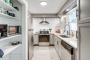 Walk to Main St Hendersonville: Chic Home w/ Yard