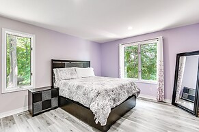 Bright Guest House: 15 Mi to Dtwn Baltimore!