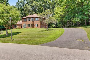 Bright Guest House: 15 Mi to Dtwn Baltimore!