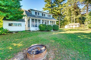 Lake Huron Retreat w/ Hot Tub, Screened Porch!