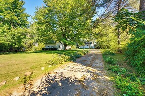 Lake Huron Retreat w/ Hot Tub, Screened Porch!