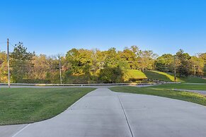 1/2 Mi to Creation Museum: Home w/ Large Yard!