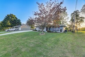 1/2 Mi to Creation Museum: Home w/ Large Yard!