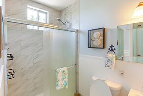 Home Near Beach in Alligator Point: Rooftop Deck!