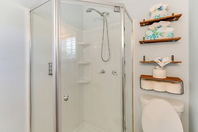 Home Near Beach in Alligator Point: Rooftop Deck!