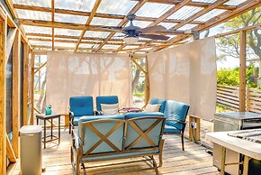 Home Near Beach in Alligator Point: Rooftop Deck!