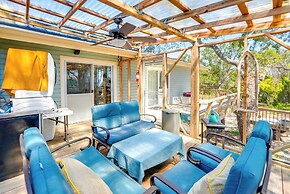Home Near Beach in Alligator Point: Rooftop Deck!