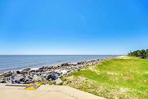 Home Near Beach in Alligator Point: Rooftop Deck!