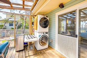 Home Near Beach in Alligator Point: Rooftop Deck!