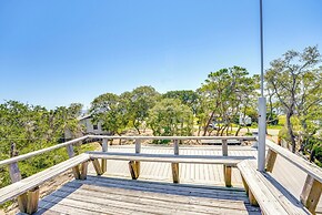 Home Near Beach in Alligator Point: Rooftop Deck!