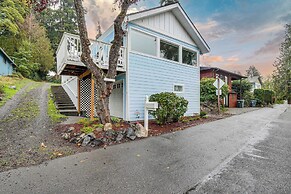 Spanaway Lakefront House: Dock, Fire Pit