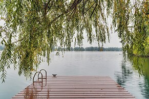 Spanaway Lakefront House: Dock, Fire Pit