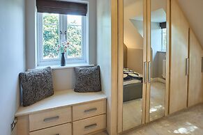 Host Stay Danford Court