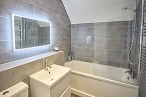 Host Stay Danford Court