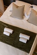 House Tilo Charming Holiday Home in Ypres for 8 Guests History Nature 