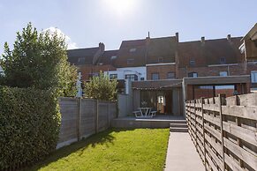House Tilo Charming Holiday Home in Ypres for 8 Guests History Nature