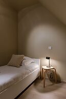 House Tilo Charming Holiday Home in Ypres for 8 Guests History Nature