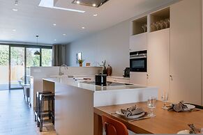 House Tilo Charming Holiday Home in Ypres for 8 Guests History Nature