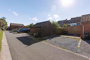 House Tilo Charming Holiday Home in Ypres for 8 Guests History Nature