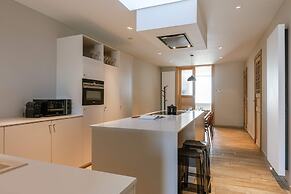 House Tilo Charming Holiday Home in Ypres for 8 Guests History Nature