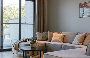 House Tilo Charming Holiday Home in Ypres for 8 Guests History Nature