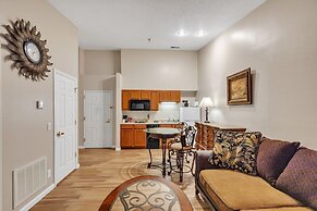 3rd Floor Back Side Penthouse Suite - 306 by Grand Wood Suites