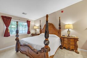 3rd Floor Back Side Penthouse Suite - 306 by Grand Wood Suites