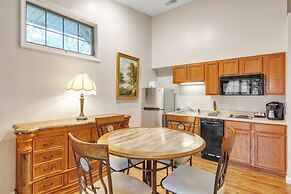 3rd Floor Back Side Corner Penthouse Suite- 305 by Grand Wood Suites