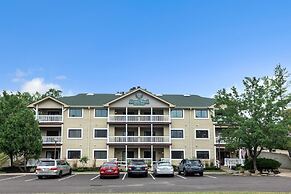 3rd Floor Back Side Penthouse Suite - 307 by Grand Wood Suites