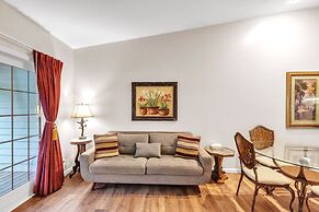 3rd Floor Back Side Penthouse Suite - 307 by Grand Wood Suites