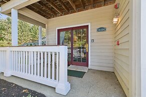 1st Floor Front Side Suite - 104 by Grand Wood Suites