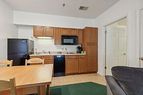 1st Floor Front Side Suite - 104 by Grand Wood Suites