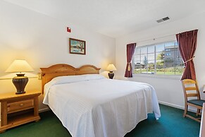 1st Floor Front Side Suite - 104 by Grand Wood Suites