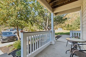 1st Floor Front Side Suite - 104 by Grand Wood Suites