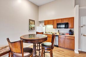 3rd Floor Front Side Penthouse Suite - 302 by Grand Wood Suites