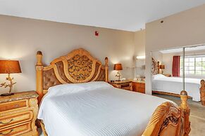 3rd Floor Front Side Corner Penthouse Suite - 301 by Grand Wood Suites