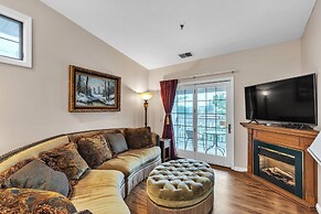 3rd Floor Front Side Corner Penthouse Suite - 301 by Grand Wood Suites