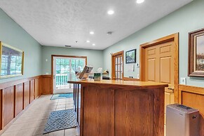 2nd Floor Front Side Signature Suite - 201 by Grand Wood Suites