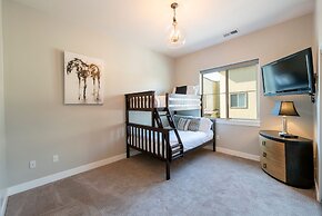 Fully Equipped 2BR Condo w/ Private Hot Tub & Views Newpark Terrace 57