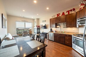 Fully Equipped 2BR Condo w/ Private Hot Tub & Views Newpark Terrace 57