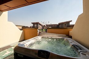 Fully Equipped 2BR Condo w/ Private Hot Tub & Views Newpark Terrace 57