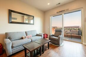 Fully Equipped 2BR Condo w/ Private Hot Tub & Views Newpark Terrace 57