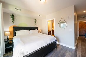 Fully Equipped 2BR Condo w/ Private Hot Tub & Views Newpark Terrace 57