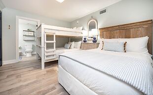 Phoenix Vii 71009 2 Bedroom Condo