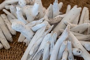 Phoenix Vii 71009 2 Bedroom Condo