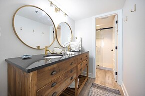 Phoenix Vii 71009 2 Bedroom Condo