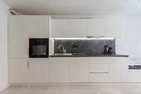 Premium City Center Apartment Tartini 1