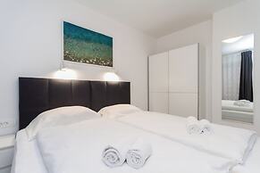 Premium City Center Apartment Tartini 1