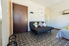 Modiano Studios  Center-Your Urban Stay