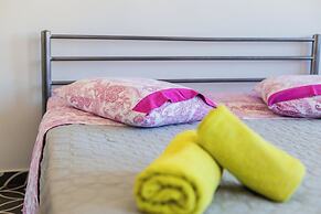 Modiano Studios  Center-Your Urban Stay